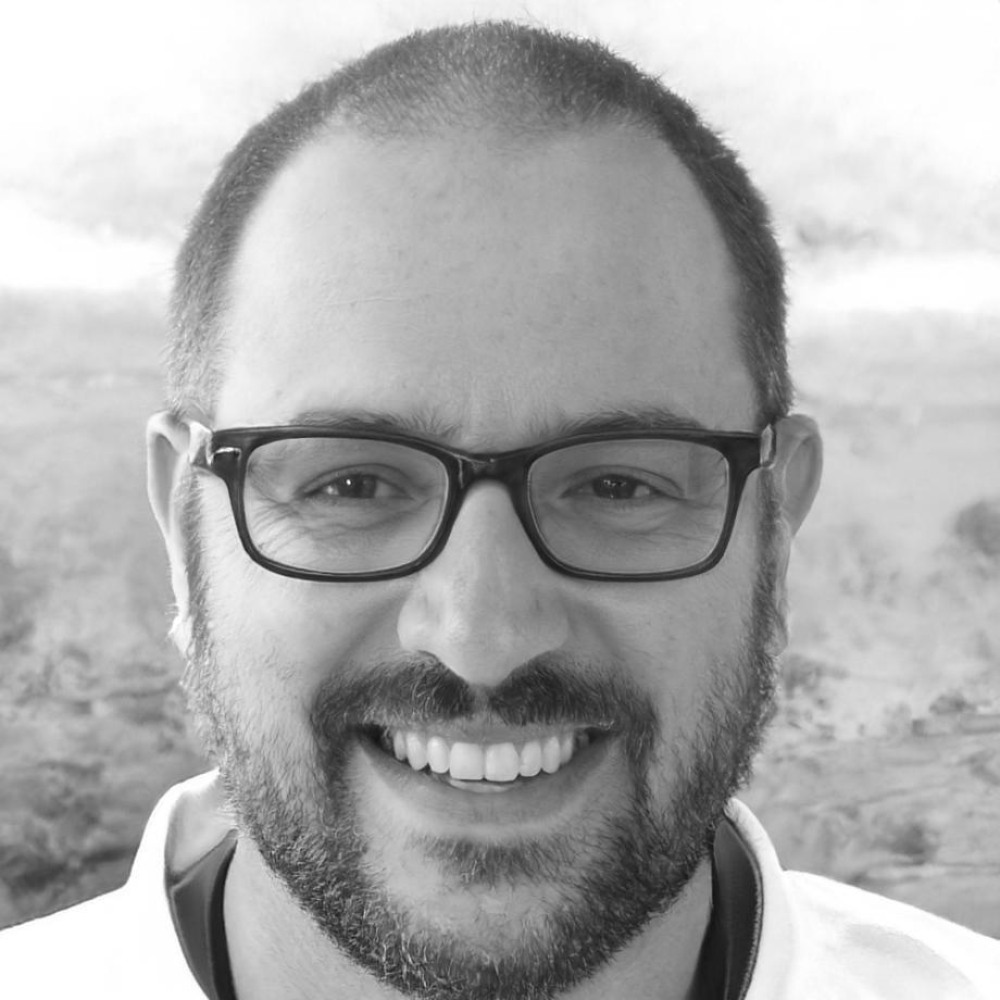 Professional financial instructor with years of spreadsheet and business analysis experience